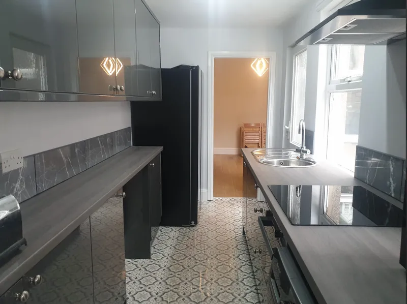 Student House // 4 Bed + 4 Bath // Sep 2026 - Thumbnail 1